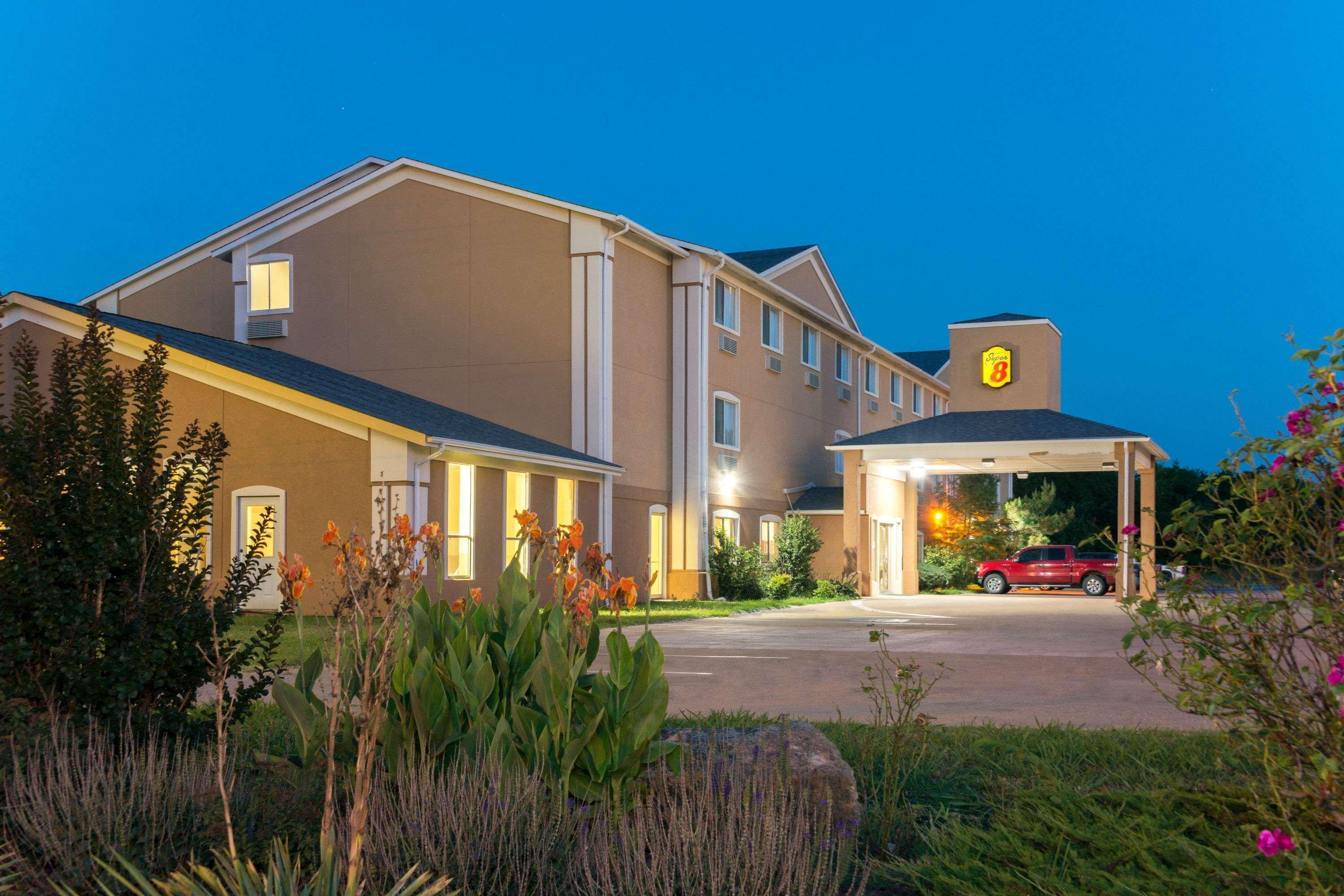 ซูเปอร์ 8 บาย วินด์แฮม เพอรี Hotel Perry ภายนอก รูปภาพ