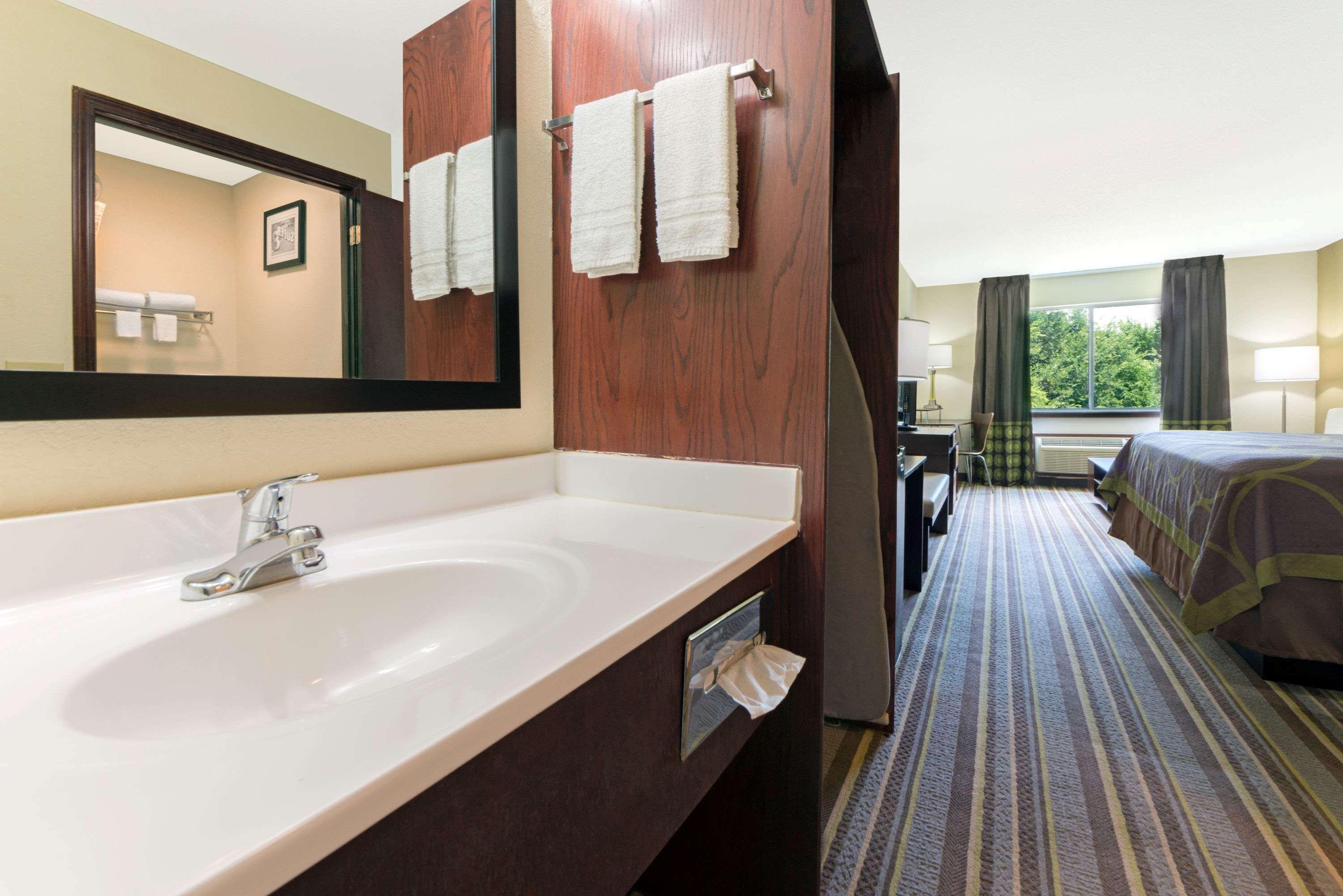 ซูเปอร์ 8 บาย วินด์แฮม เพอรี Hotel Perry ภายนอก รูปภาพ
