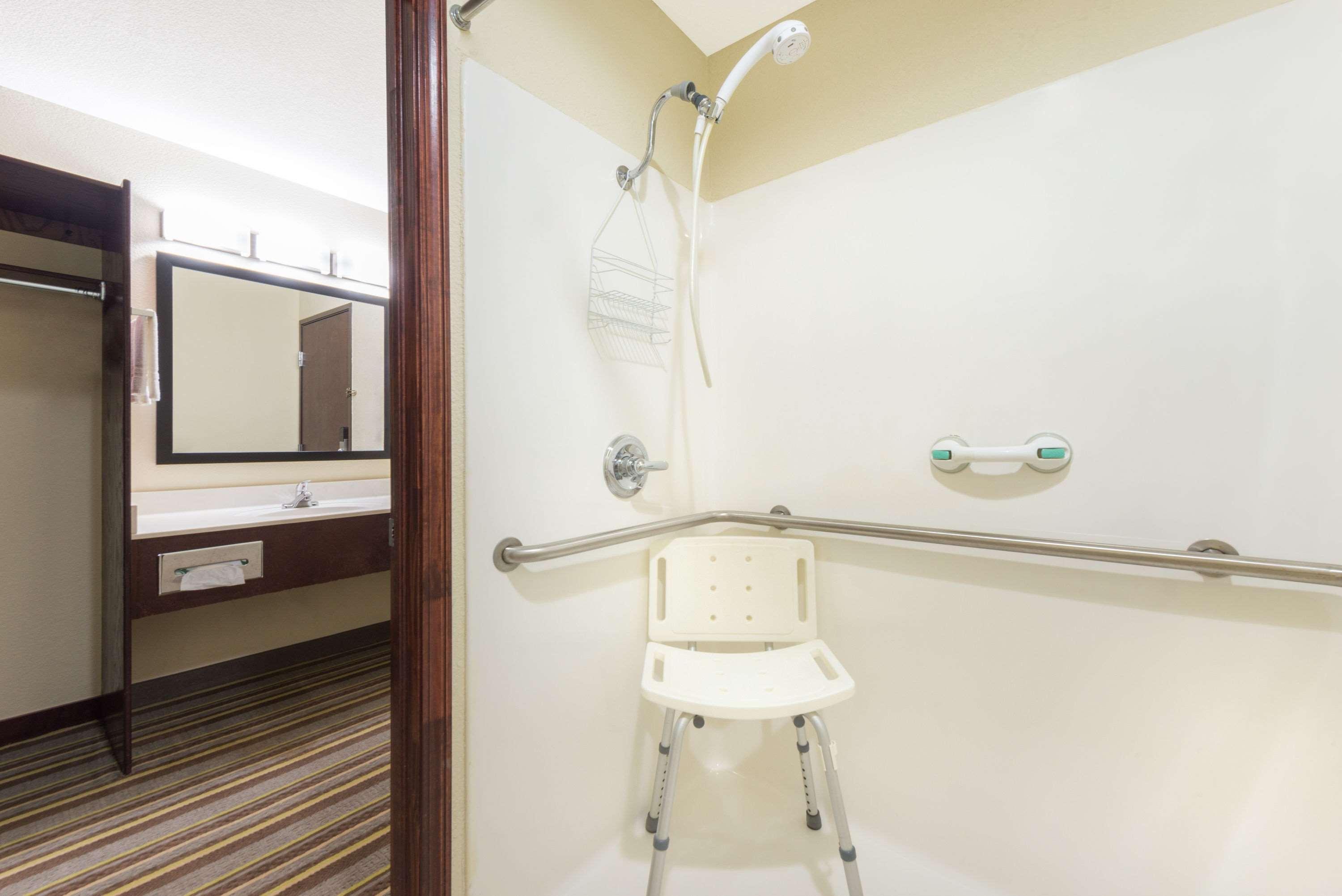 ซูเปอร์ 8 บาย วินด์แฮม เพอรี Hotel Perry ภายนอก รูปภาพ