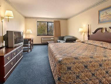 ซูเปอร์ 8 บาย วินด์แฮม เพอรี Hotel Perry ภายนอก รูปภาพ